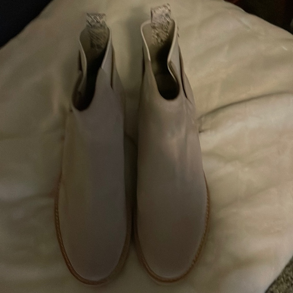NWOB Dolce Vita boots
